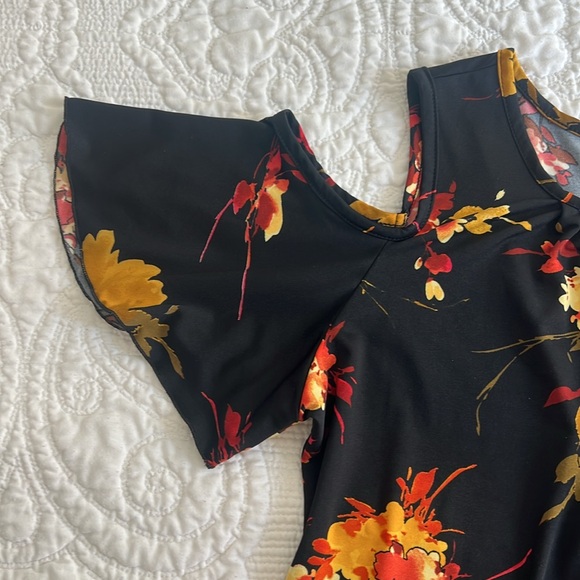 Cold Shoulder Blouse Size L - XL Fall - Picture 2 of 4